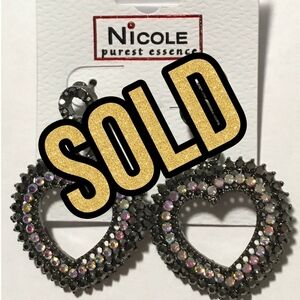 Hematite Iridescent Stone Heart Earrings 😍